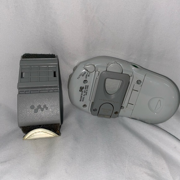 Sony S2 Walkman with Armband - Picture 3 of 4
